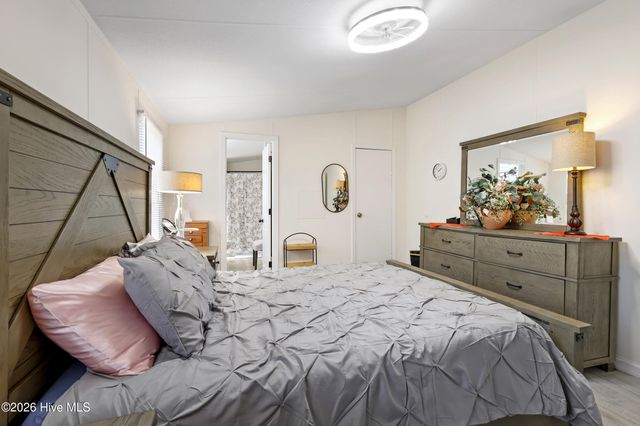 133 Woodcroft Lane, Rocky Point, NC 28457