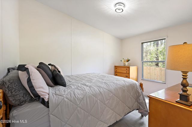 133 Woodcroft Lane, Rocky Point, NC 28457