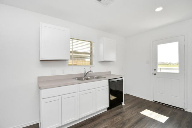 5035 Caledonia Lake Lane, Rosharon, TX 77583