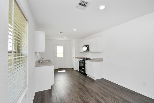 5035 Caledonia Lake Lane, Rosharon, TX 77583