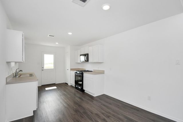 5035 Caledonia Lake Lane, Rosharon, TX 77583