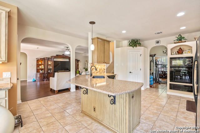 9634 JASON BND, Helotes, TX 78023