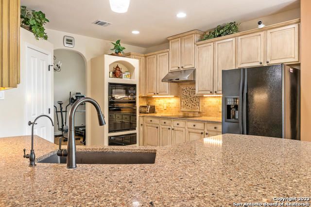 9634 JASON BND, Helotes, TX 78023
