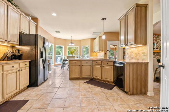9634 JASON BND, Helotes, TX 78023