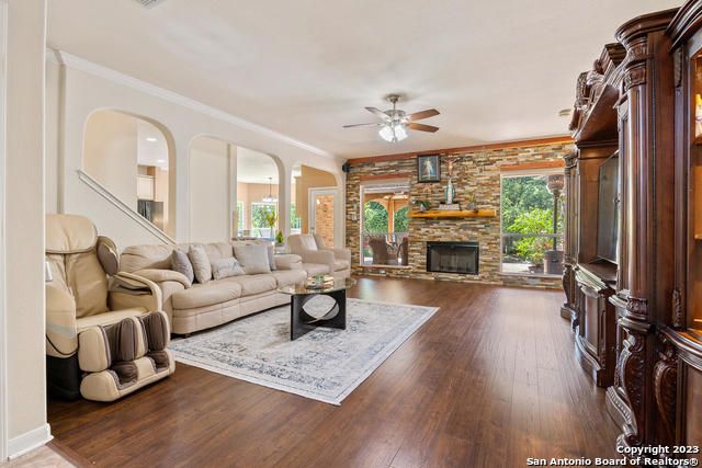 9634 JASON BND, Helotes, TX 78023