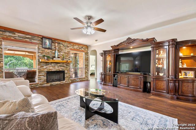 9634 JASON BND, Helotes, TX 78023