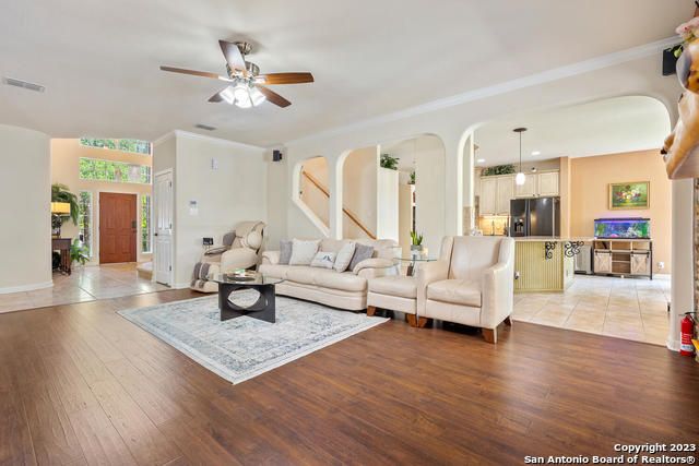 9634 JASON BND, Helotes, TX 78023