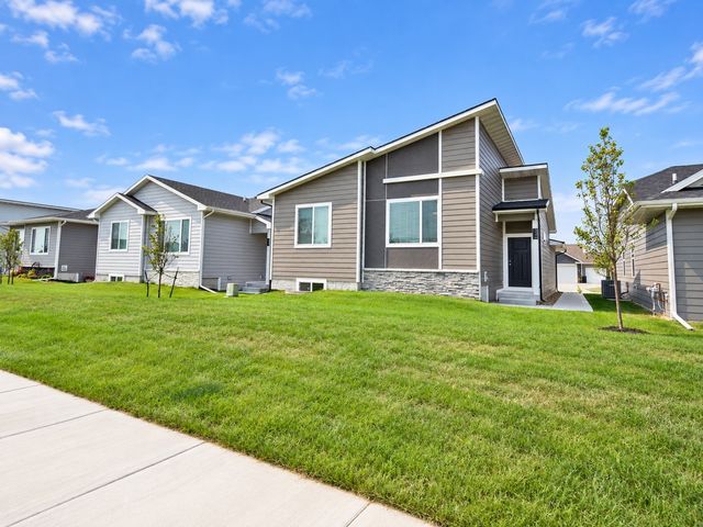 342 N Warrior Lane, Waukee, IA 50263