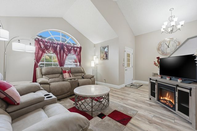 2805 Foxhall Drive E, West Palm Beach, FL 33417