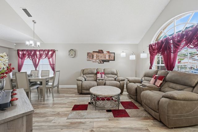 2805 Foxhall Drive E, West Palm Beach, FL 33417