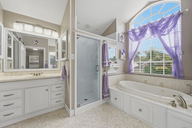 2805 Foxhall Drive E, West Palm Beach, FL 33417