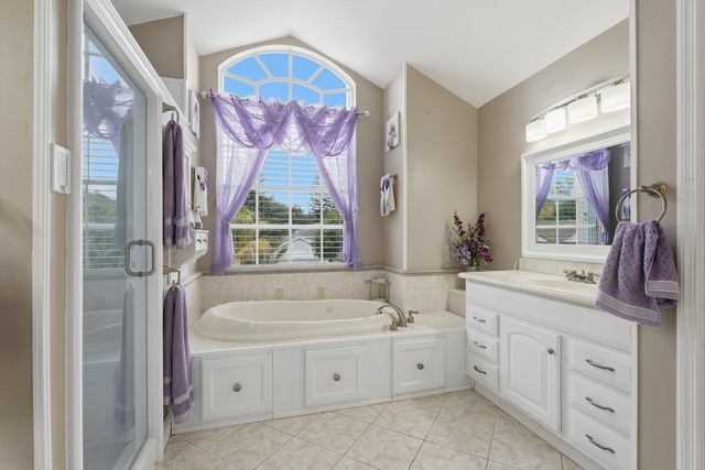 2805 Foxhall Drive E, West Palm Beach, FL 33417