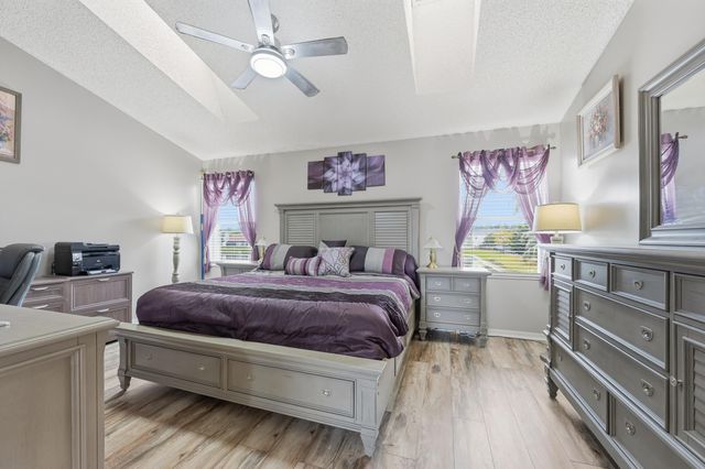 2805 Foxhall Drive E, West Palm Beach, FL 33417