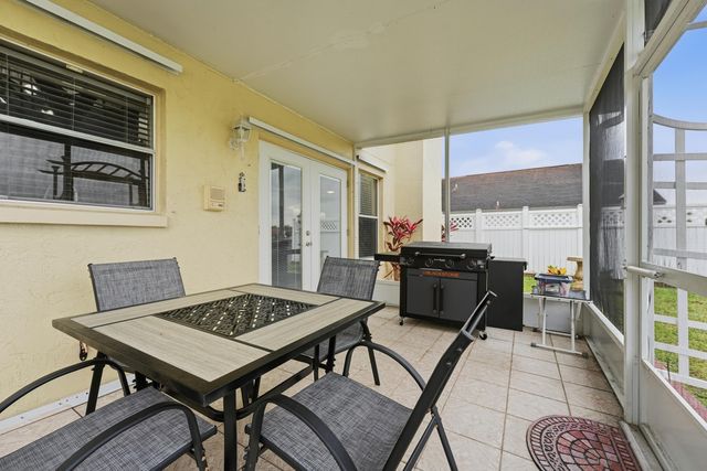 2805 Foxhall Drive E, West Palm Beach, FL 33417