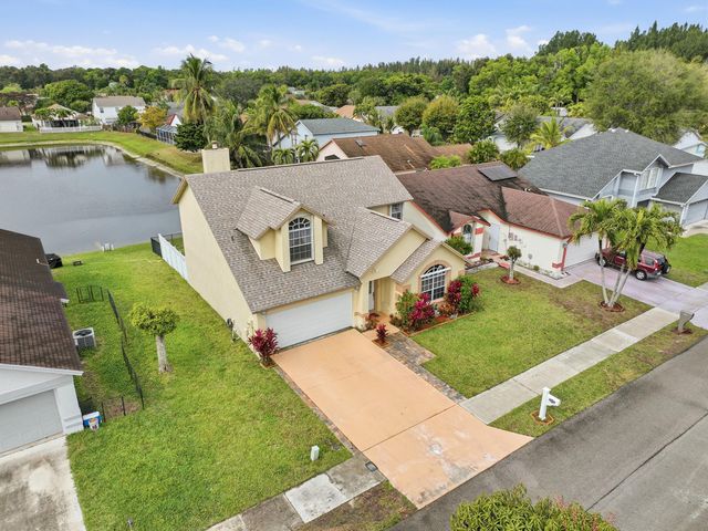 2805 Foxhall Drive E, West Palm Beach, FL 33417