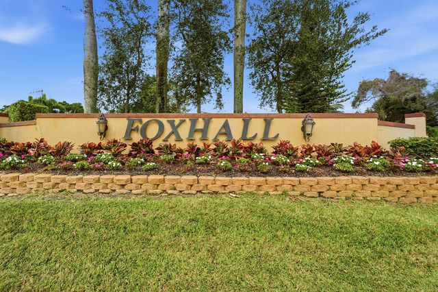 2805 Foxhall Drive E, West Palm Beach, FL 33417