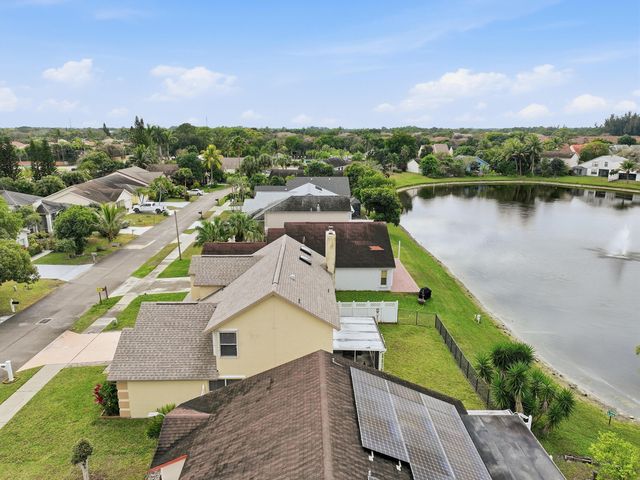 2805 Foxhall Drive E, West Palm Beach, FL 33417