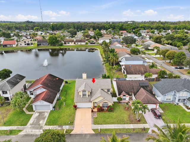 2805 Foxhall Drive E, West Palm Beach, FL 33417
