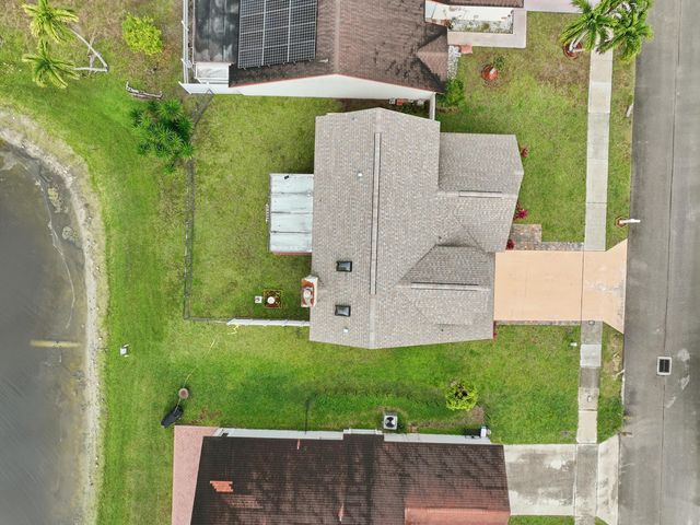 2805 Foxhall Drive E, West Palm Beach, FL 33417