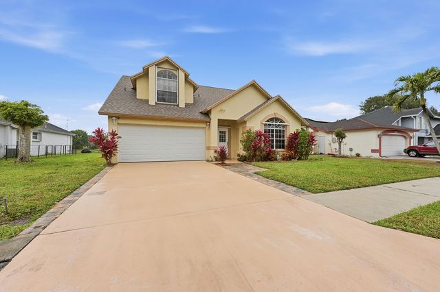 2805 Foxhall Drive E, West Palm Beach, FL 33417