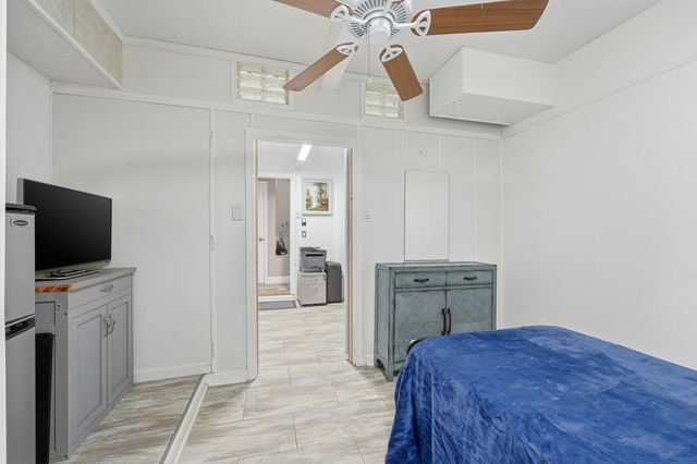 2805 Foxhall Drive E, West Palm Beach, FL 33417