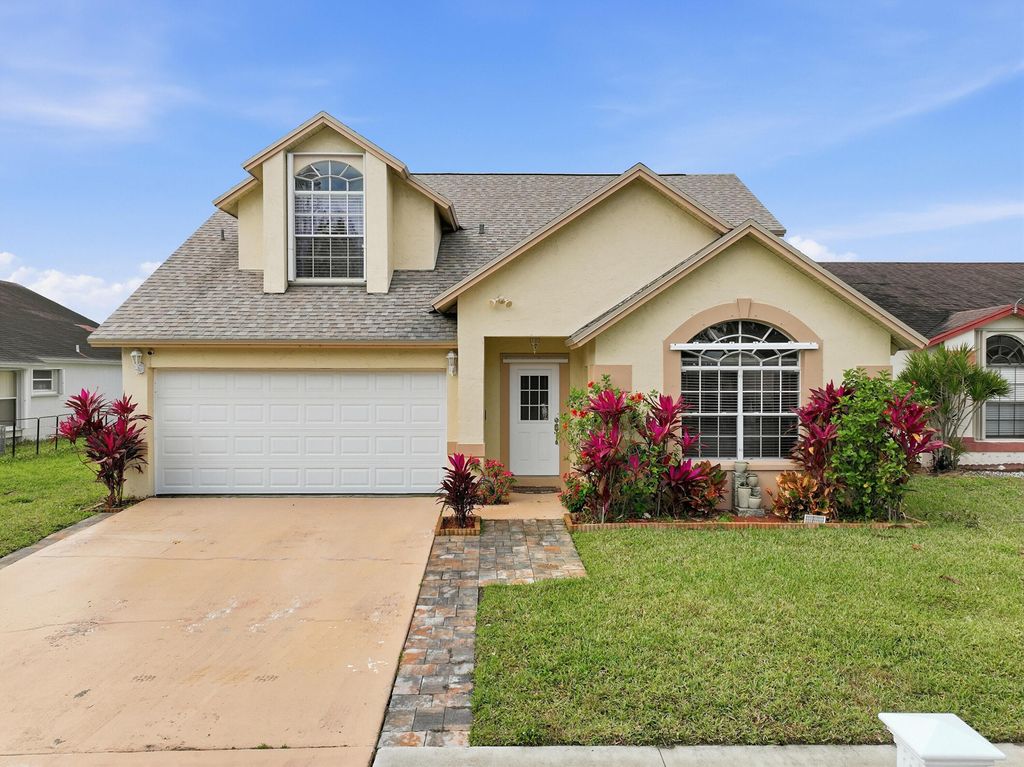 2805 Foxhall Drive E, West Palm Beach, FL 33417