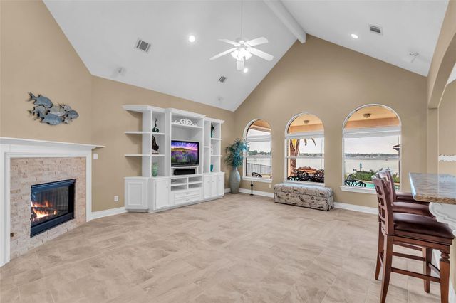 14030 Shoreline Drive, Willis, TX 77318