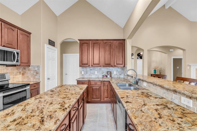 14030 Shoreline Drive, Willis, TX 77318