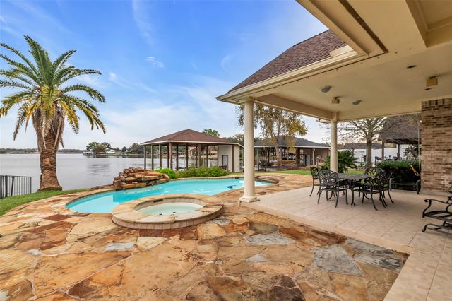 14030 Shoreline Drive, Willis, TX 77318