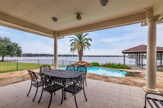 14030 Shoreline Drive, Willis, TX 77318