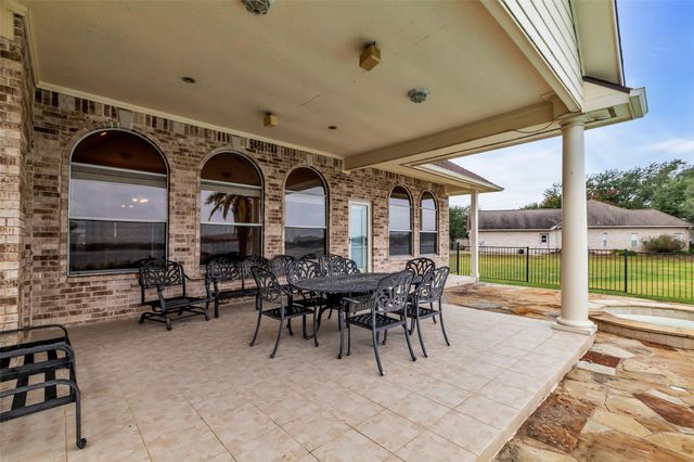 14030 Shoreline Drive, Willis, TX 77318