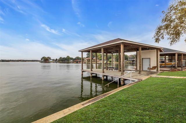 14030 Shoreline Drive, Willis, TX 77318