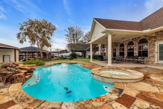 14030 Shoreline Drive, Willis, TX 77318