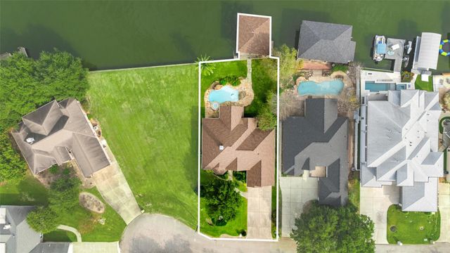 14030 Shoreline Drive, Willis, TX 77318