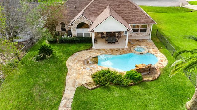14030 Shoreline Drive, Willis, TX 77318