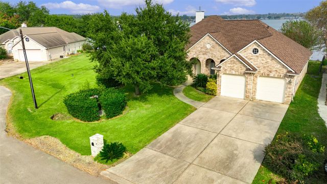 14030 Shoreline Drive, Willis, TX 77318
