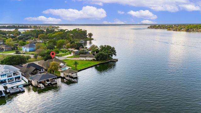 14030 Shoreline Drive, Willis, TX 77318