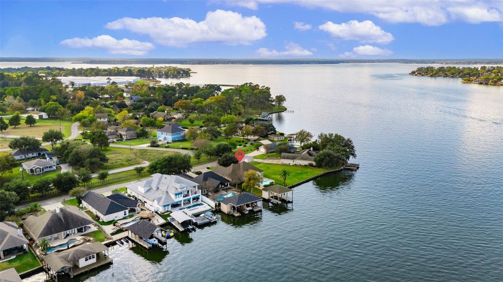 14030 Shoreline Drive, Willis, TX 77318