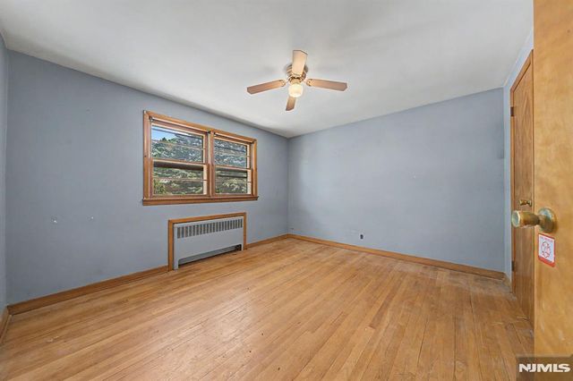 21 Lexington Avenue, Wallington, NJ 07057