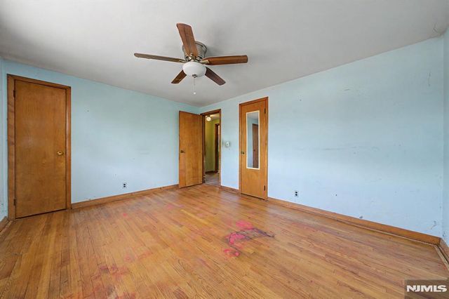 21 Lexington Avenue, Wallington, NJ 07057