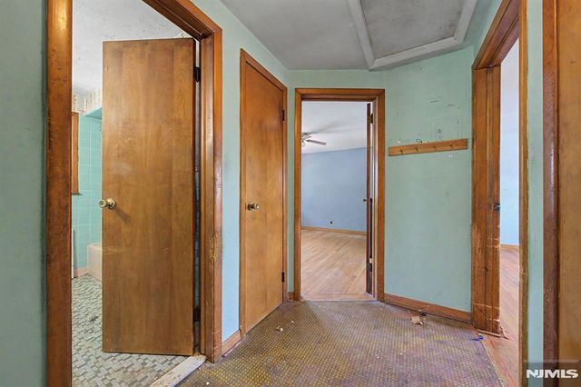 21 Lexington Avenue, Wallington, NJ 07057