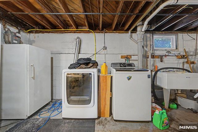 21 Lexington Avenue, Wallington, NJ 07057