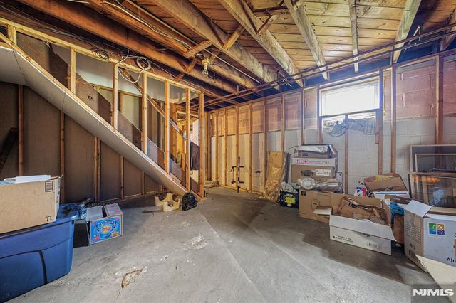 21 Lexington Avenue, Wallington, NJ 07057
