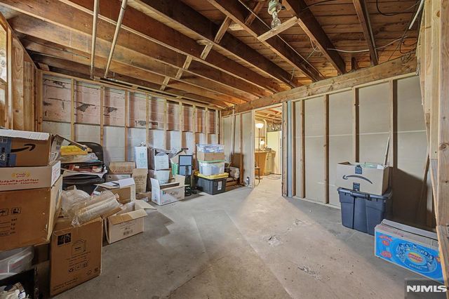 21 Lexington Avenue, Wallington, NJ 07057