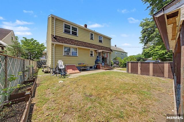 21 Lexington Avenue, Wallington, NJ 07057