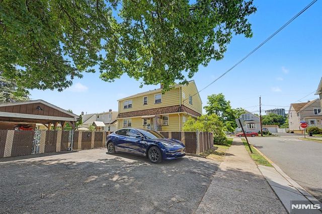 21 Lexington Avenue, Wallington, NJ 07057