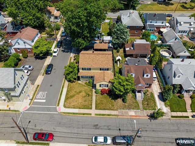21 Lexington Avenue, Wallington, NJ 07057