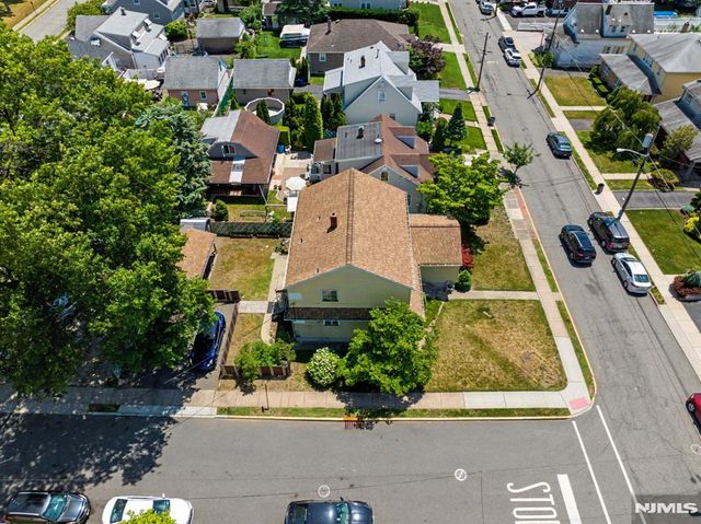 21 Lexington Avenue, Wallington, NJ 07057