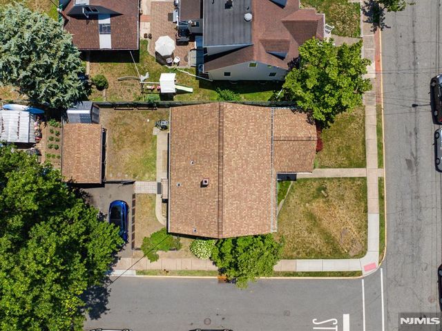 21 Lexington Avenue, Wallington, NJ 07057