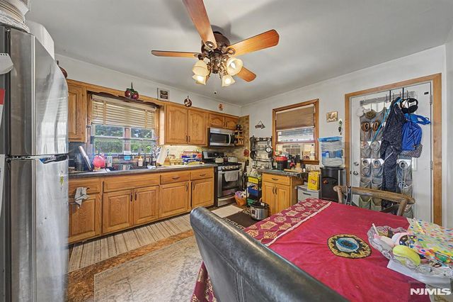 21 Lexington Avenue, Wallington, NJ 07057